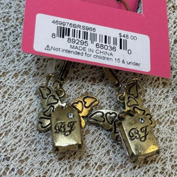 Elegant Butterfly Drop Earrings - Picture 7 of 8